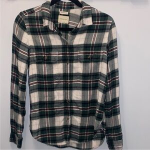 American Eagle Green Plaid Button-Up Shirt